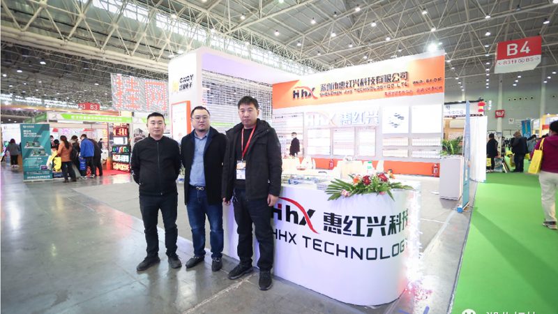 门头招牌：不发光与发光的区别解析